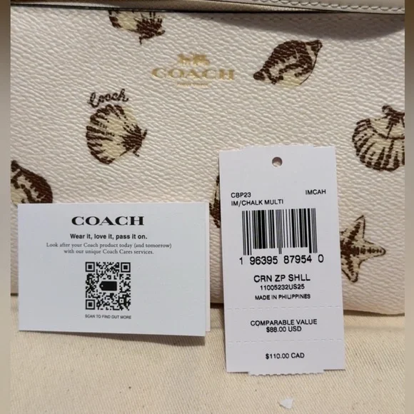 Coach Seashell Wristlet - Picture 8 of 9